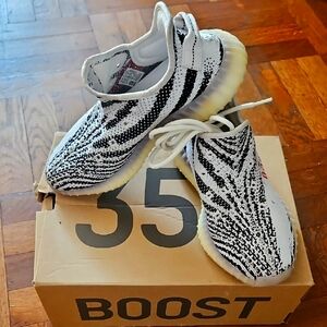 Adidas Yeezy Boost 350 V2 Zebra Sneakers